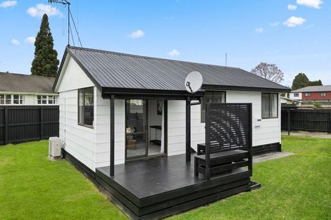 Photo of property in 13b Hockin Place, Fairfield, Hamilton, 3214