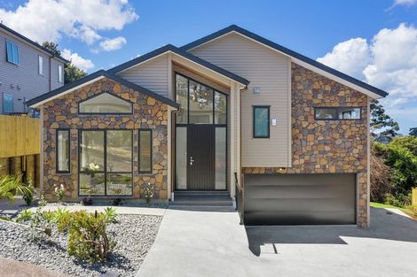 Photo of property in 24 Lorikeet Place, Unsworth Heights, Auckland, 0632