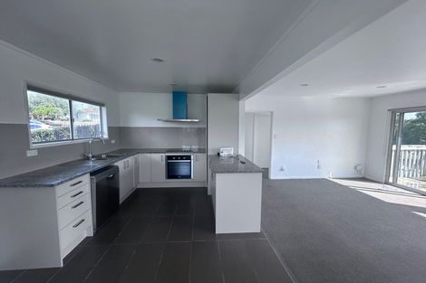 Photo of property in 42 Tamahere Drive, Glenfield, Auckland, 0629