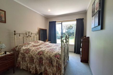 Photo of property in 19 Kew Road, Westport, 7825