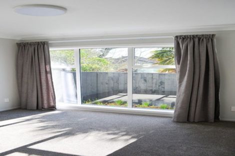 Photo of property in 40e Kervil Avenue, Te Atatu Peninsula, Auckland, 0610