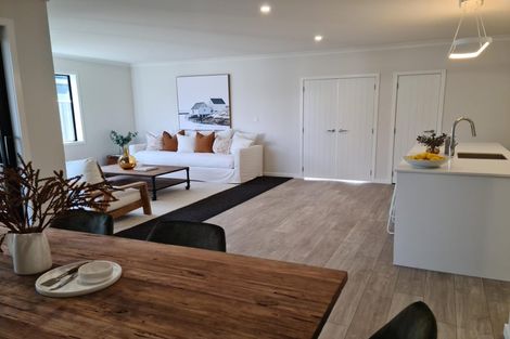 Photo of property in 73 Oak Road, Poraiti, Napier, 4112