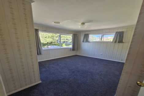 Photo of property in 13 Waikare Street, Karori, Wellington, 6012