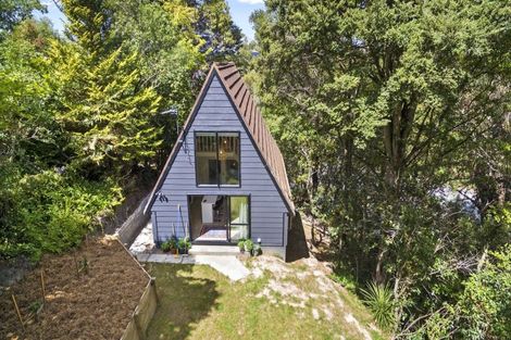 Photo of property in 1101 Dyers Pass Road, Governors Bay, Lyttelton, 8971