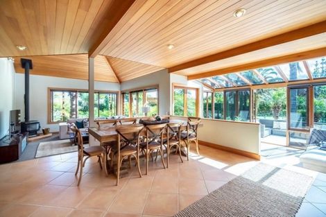 Photo of property in 338 Old North Road, Kumeu, 0892
