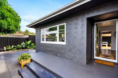 Photo of property in 15 Puketapu Road, Taradale, Napier, 4112