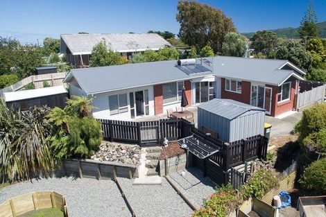 Photo of property in 16 Percival Road, Paraparaumu Beach, Paraparaumu, 5032