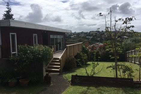 Photo of property in 2/16 Shanaway Rise, Hillcrest, Auckland, 0627
