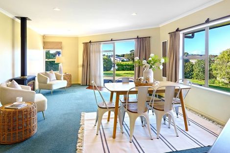 Photo of property in 5 Marewa Place, Waikanae Beach, Waikanae, 5036