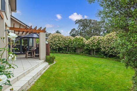 Photo of property in 8 La Lena Grove, Fitzherbert, Palmerston North, 4410