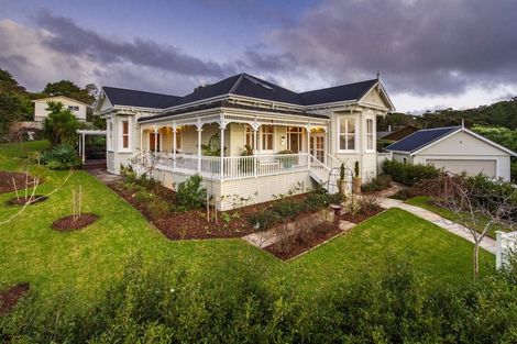 Photo of property in 6 Eastvale Close, Greenhithe, Auckland, 0632