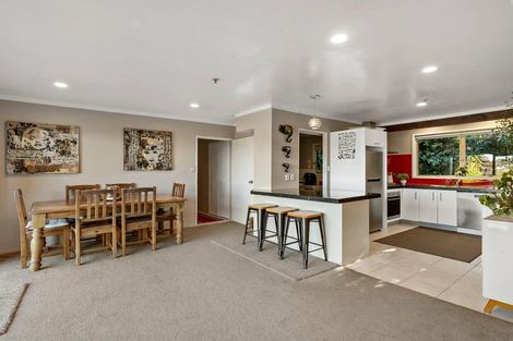 Photo of property in 112 Whangaparaoa Road, Red Beach, 0932