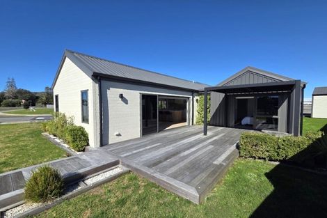 Photo of property in 2 Motutere Drive, Matarangi, 3592