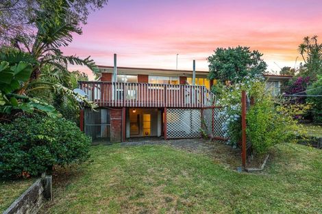 Photo of property in 24 Hartley Terrace, Massey, Auckland, 0614