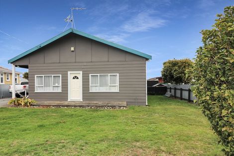 Photo of property in 52 Burns Street, Dannevirke, 4930