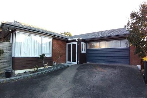 Photo of property in 2/18 Carriage Close, Northpark, Auckland, 2013