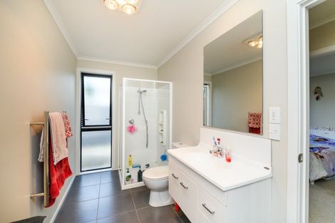 Photo of property in 15 Thomson Street, West End, Palmerston North, 4412
