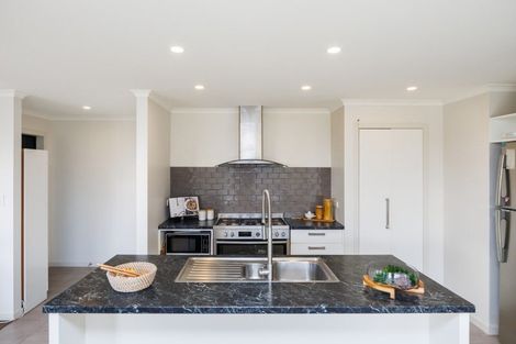 Photo of property in 12 Gibraltar Way, Fitzherbert, Palmerston North, 4410