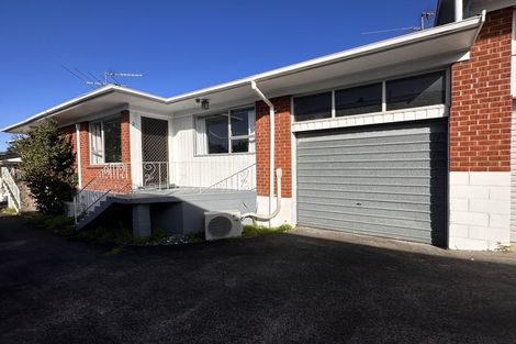 Photo of property in 2/54 Titirangi Road, New Lynn, Auckland, 0600
