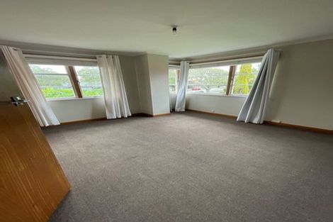 Photo of property in 33 Pahiatua Street, Hokowhitu, Palmerston North, 4410