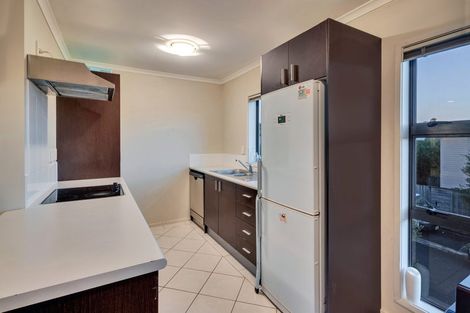 Photo of property in 35 Barnea Circle, Glen Eden, Auckland, 0602