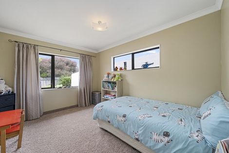 Photo of property in 15 Leanne Way, Waikanae Beach, Waikanae, 5036