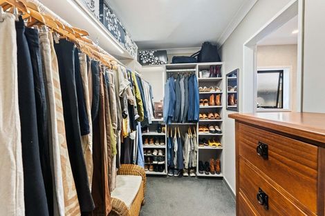 Photo of property in 5 Quadrant Heights, Paraparaumu, 5032