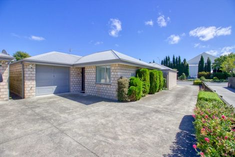 Photo of property in 2/335 Main South Road, Hornby, Christchurch, 8042