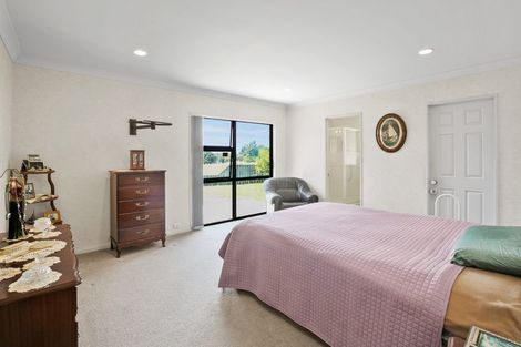 Photo of property in 22 Chatswood Grove, Fitzroy, New Plymouth, 4312