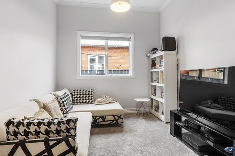 Photo of property in 8 Pari Tai Way, Houghton Bay, Wellington, 6023