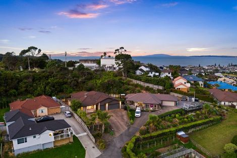 Photo of property in 23 Waldorf Crescent, Orewa, 0931