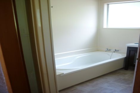 Photo of property in 18 Clyma Place, Massey, Auckland, 0614