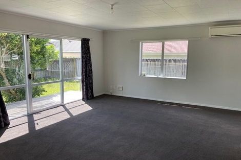 Photo of property in 37 Banbury Crescent, Fairfield, Hamilton, 3214