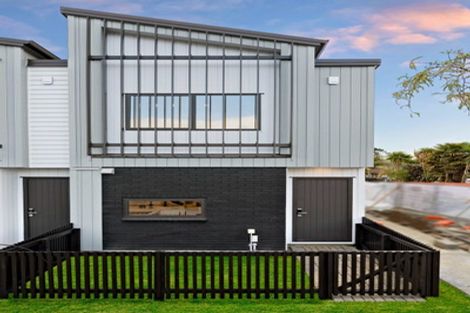 Photo of property in 15c Tabitha Crescent, Henderson, Auckland, 0612