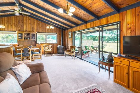 Photo of property in 501 Waihakeke Road, Taumata Island, Carterton, 5792