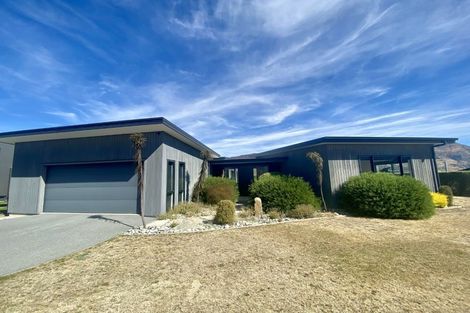 Photo of property in 6 Clutha Place, Wanaka, 9305