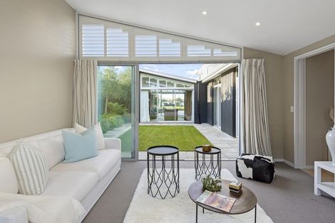 Photo of property in 27 Main Road, Redcliffs, Christchurch, 8081