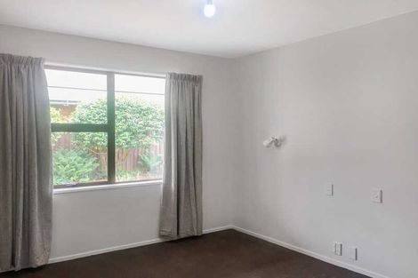 Photo of property in 2/2a Thorrington Road, Cashmere, Christchurch, 8022