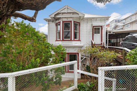 Photo of property in 51 Hawker Street, Mount Victoria, Wellington, 6011