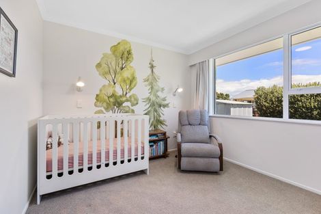 Photo of property in 46 Nevada Drive, Merrilands, New Plymouth, 4312