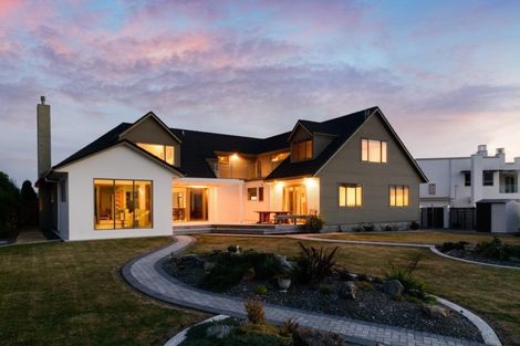 Photo of property in 27 The Strand, Fitzherbert, Palmerston North, 4410