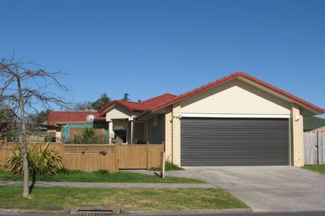 Photo of property in 35 Carisbrook Crescent, Papakura, 2110