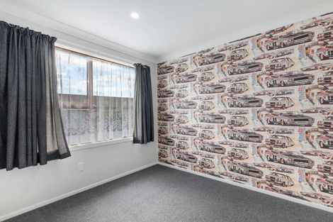 Photo of property in 21 Kelman Road, Kelston, Auckland, 0602