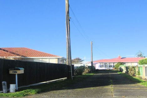 Photo of property in 27 Exeter Crescent, Takaro, Palmerston North, 4412