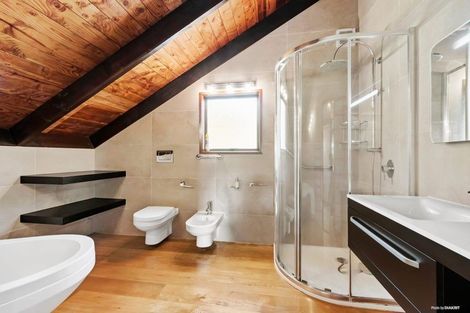 Photo of property in 11 Hebe Place, Birkenhead, Auckland, 0626