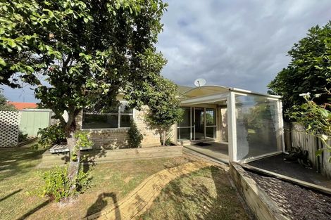 Photo of property in 47 Corta Bella Place, Golflands, Auckland, 2013