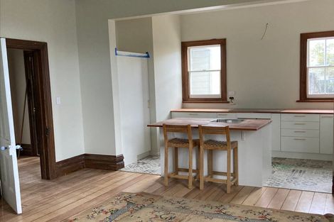 Photo of property in 1420 Karamu Road North, Mayfair, Hastings, 4122