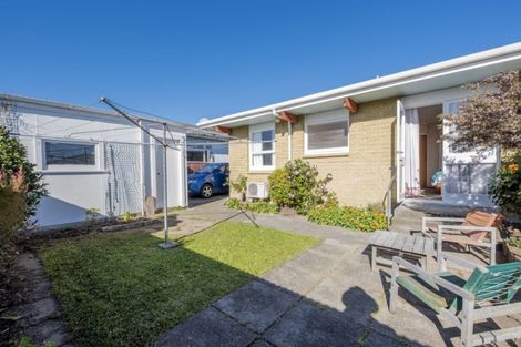 Photo of property in 2 Ely Place, Levin, 5510