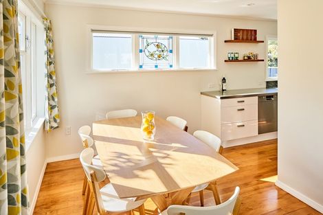 Photo of property in 2 Heather Grove, Fairfield, Lower Hutt, 5011