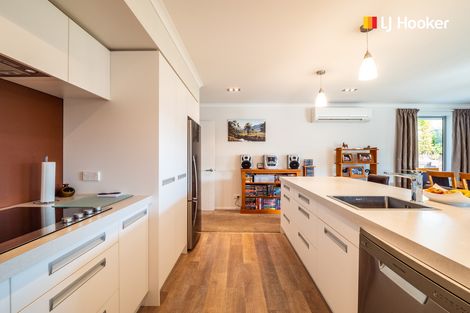 Photo of property in 38 Grandvista Drive, Green Island, Dunedin, 9018